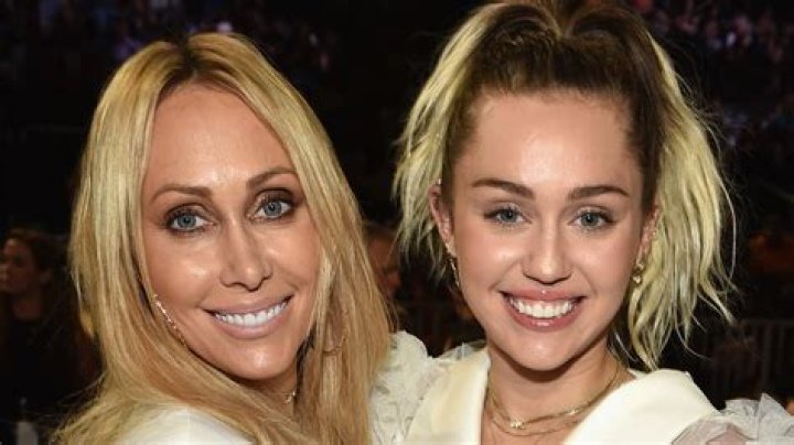 Brenda Song & Miley Cyrus: A Star-Studded Connection!