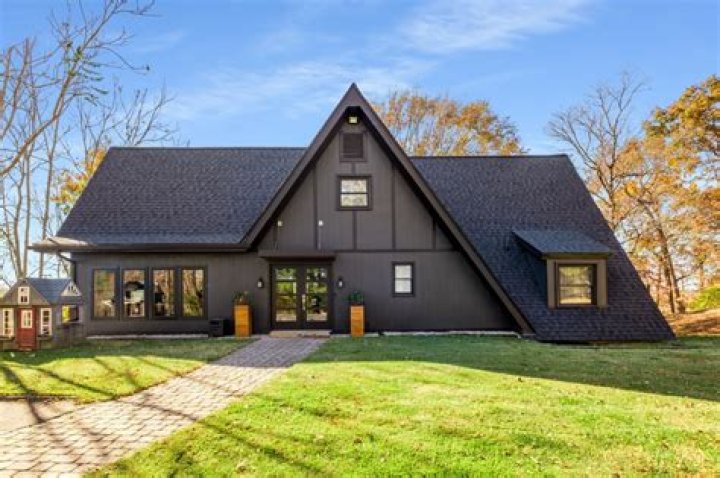 Central CEE & Madeline: Unique Homes for Sale