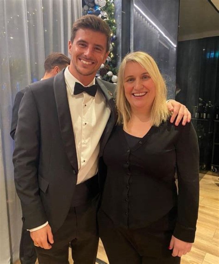 Emma Hayes' Wife: Unveiling the Truth