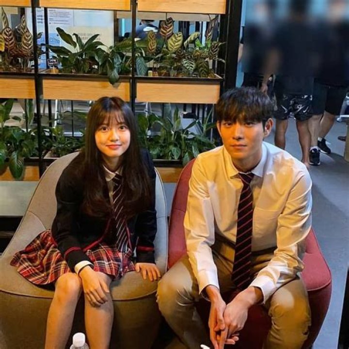 Is Kim Young Dae Dating? Single or In a Relationship?
