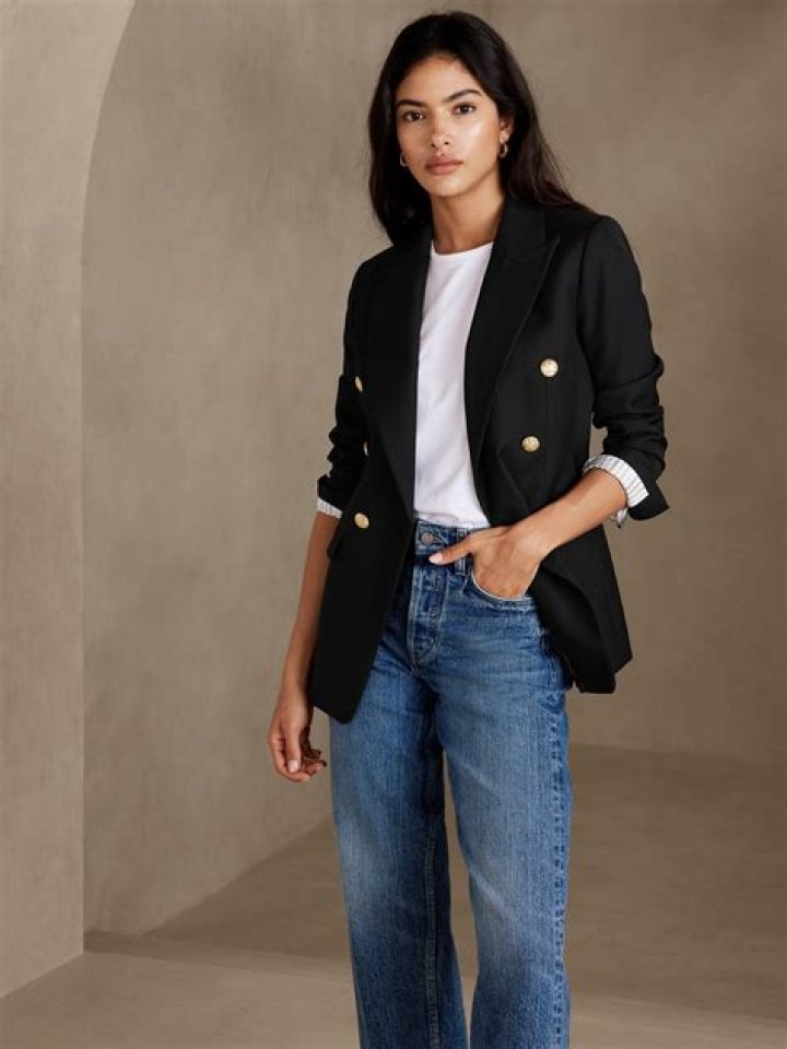 Kim's Pining Tail Blazer: Chic Style, Effortless Look