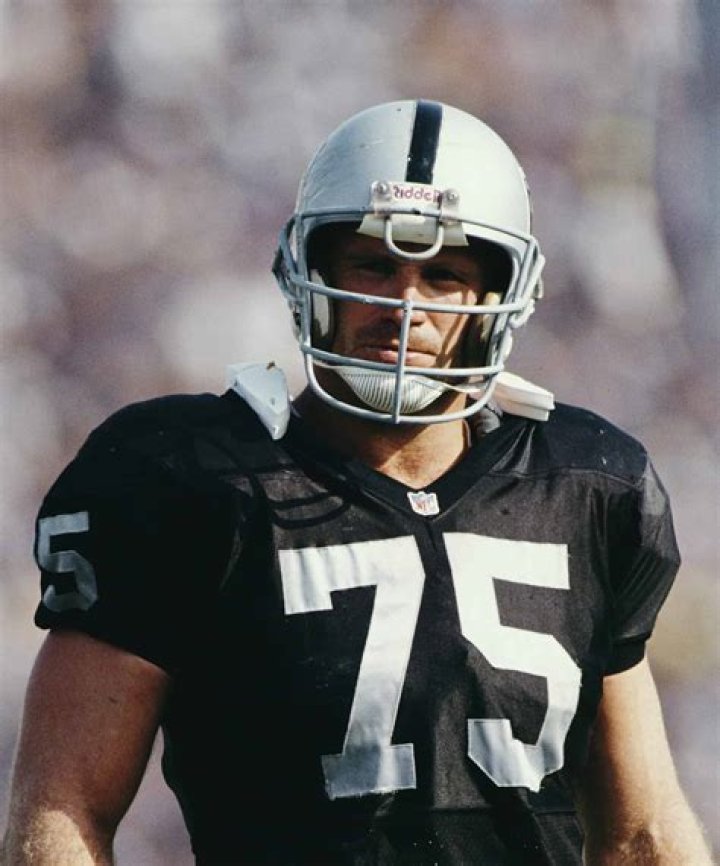 Raiders Legend Howie Long: Impact & Legacy