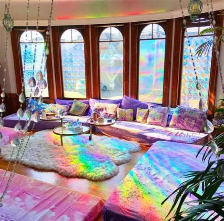 Rainbow Room Molting Incident: What Happened?