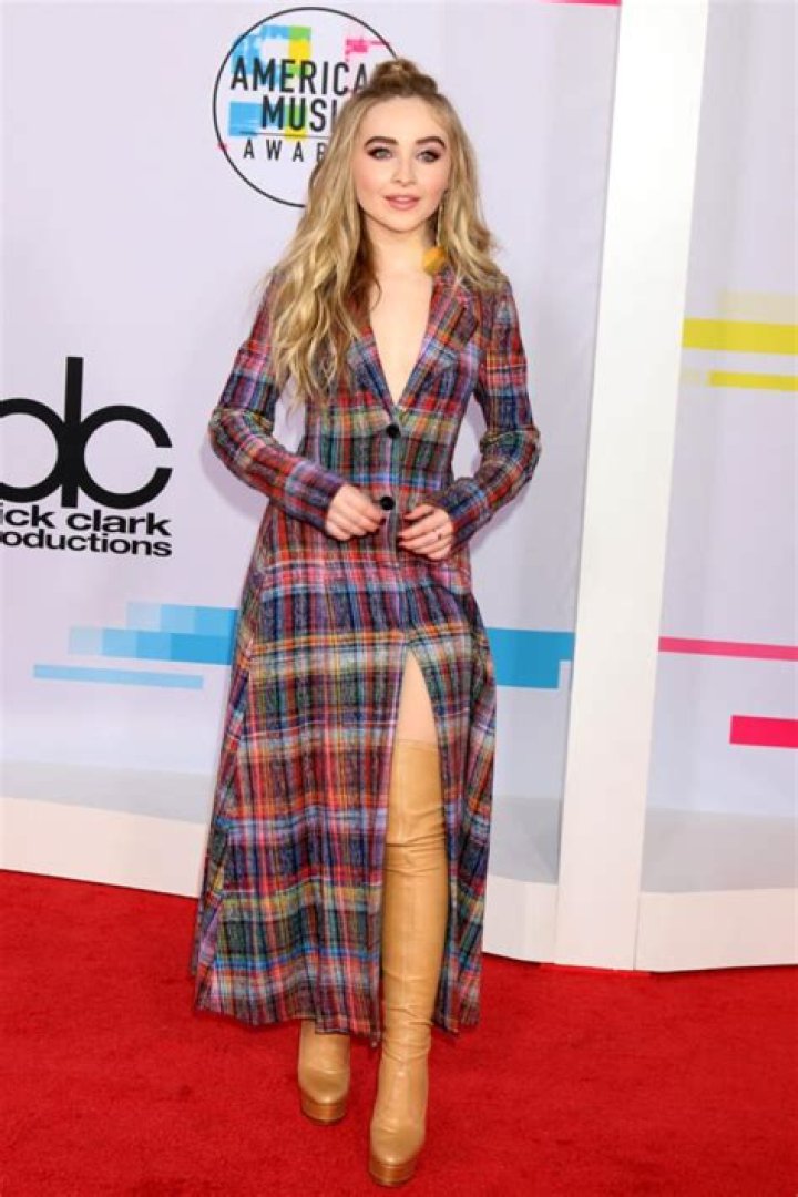 Sabrina Carpenter Height & Weight: Quick Facts