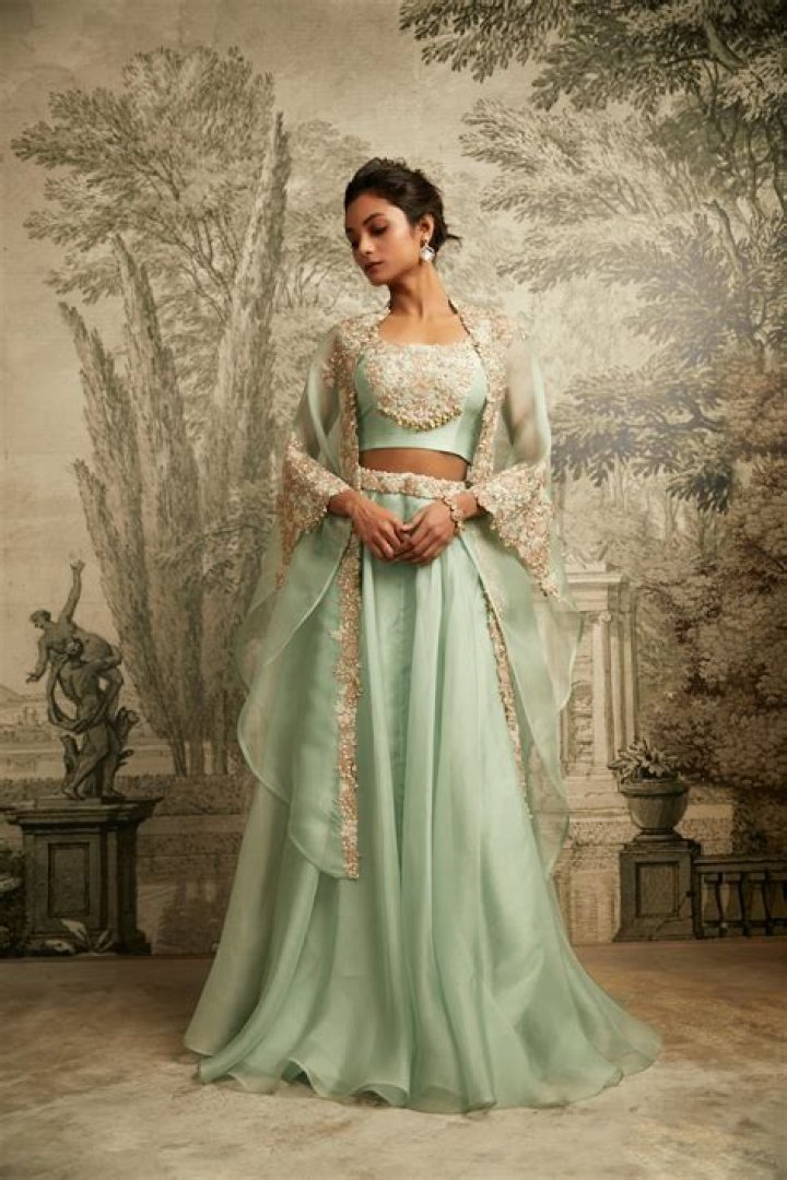 Stunning Sophie Rain Ethnic Styles & Trends