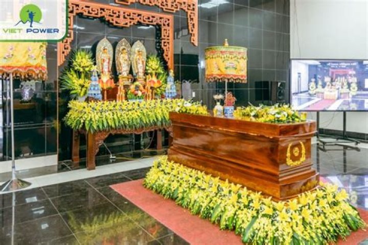 Vietnamese Funeral Spray: A Cultural and Emotional Tribute