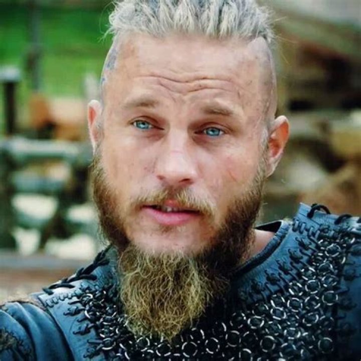 Vikings' Ragnar Lothbrok Actor: Unveiling the Legend